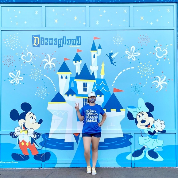 Meet your Posher - Picture 2 of 2